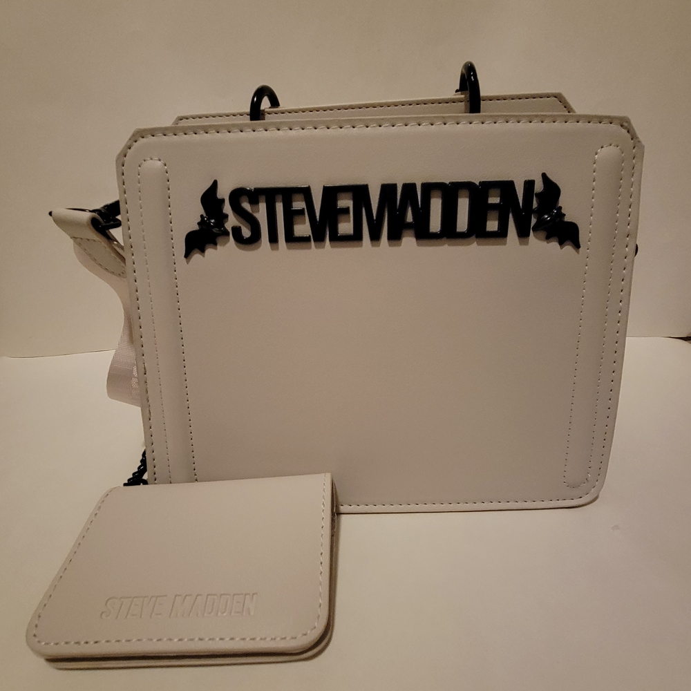 Steve Madden White Handbag with Matching Pouch